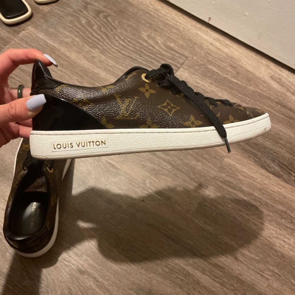 LOUIS VUITTON Patent Monogram Frontrow Sneakers 37 - Picture 5 of 7